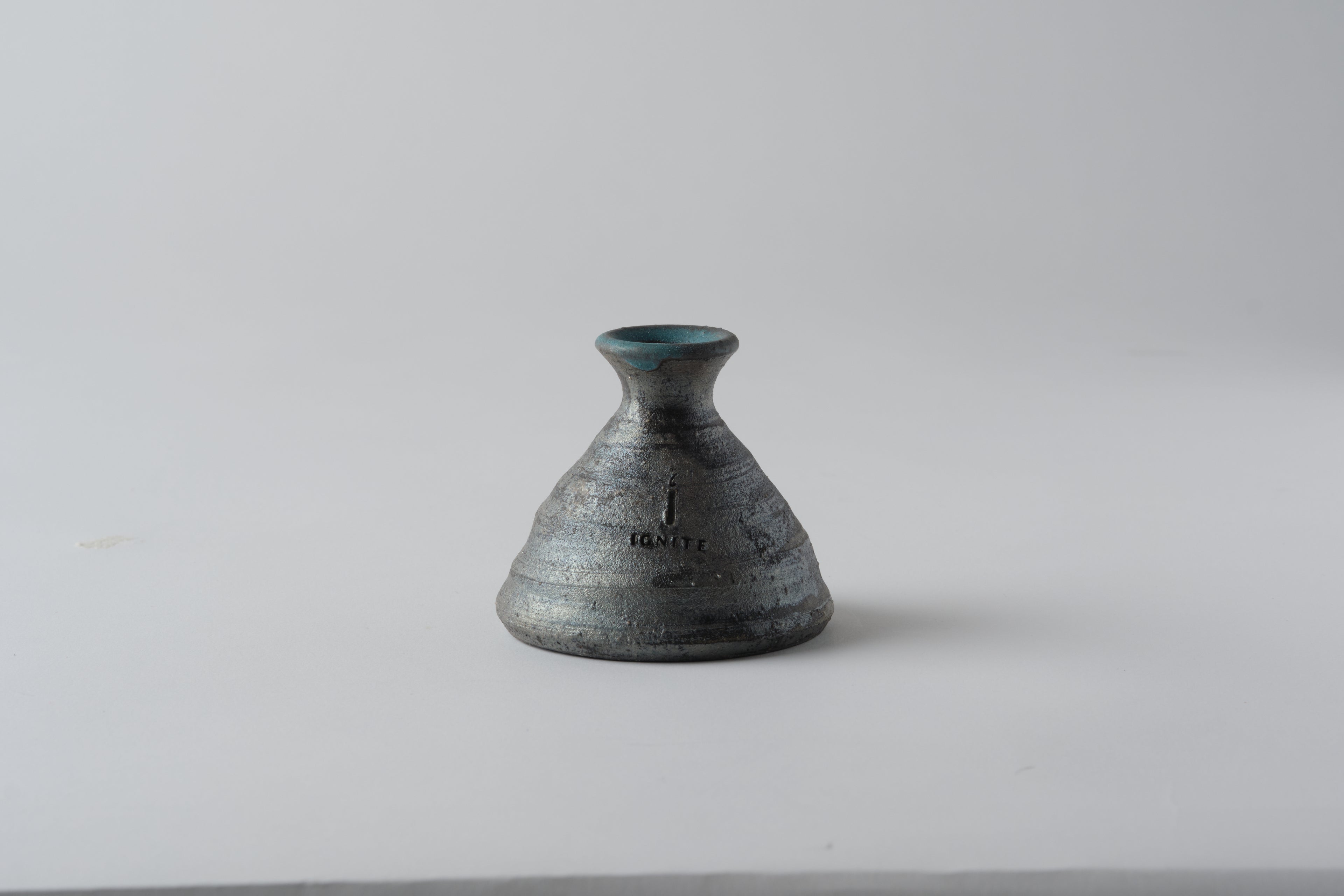 Ashscape Japanese Shigaraki Handcrafted Reed Diffuser Vessel